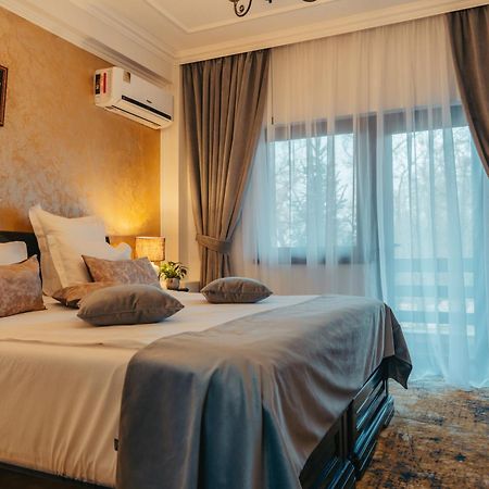 Curtea Domneasca Hotel Vaslui Buitenkant foto