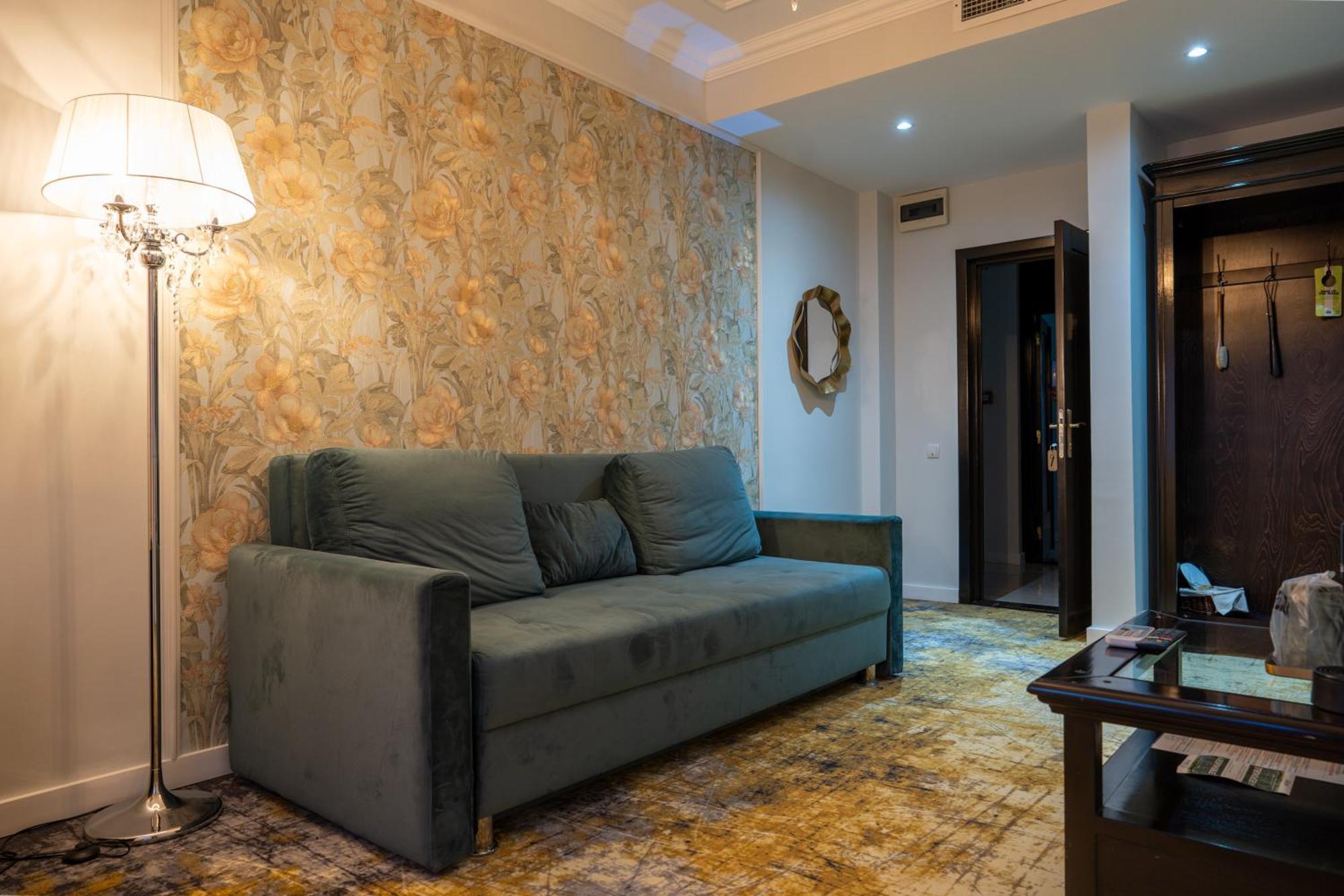 Curtea Domneasca Hotel Vaslui Buitenkant foto