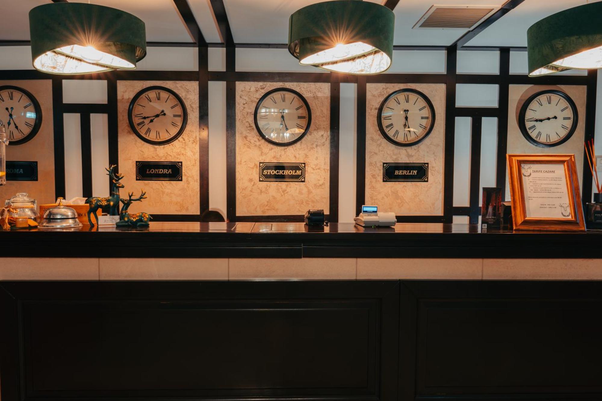 Curtea Domneasca Hotel Vaslui Buitenkant foto