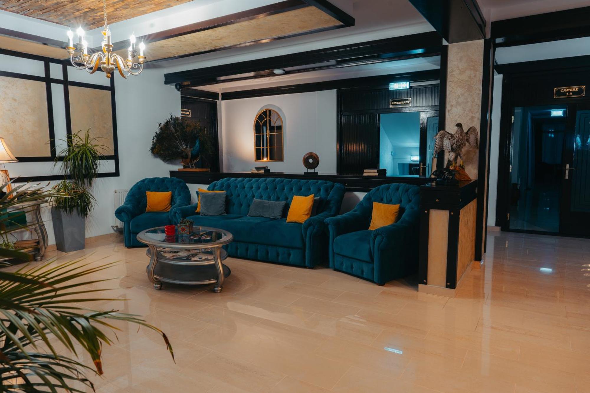 Curtea Domneasca Hotel Vaslui Buitenkant foto